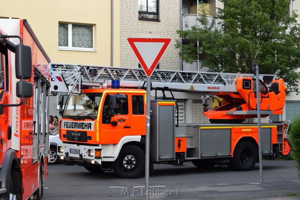 Feuer Koeln Vingst Wuerzburgerstr P14.JPG